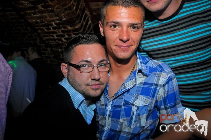 Escape Party sâmbătă seara, 