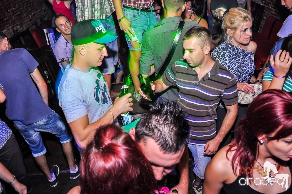 Escape - Revolution Party, 