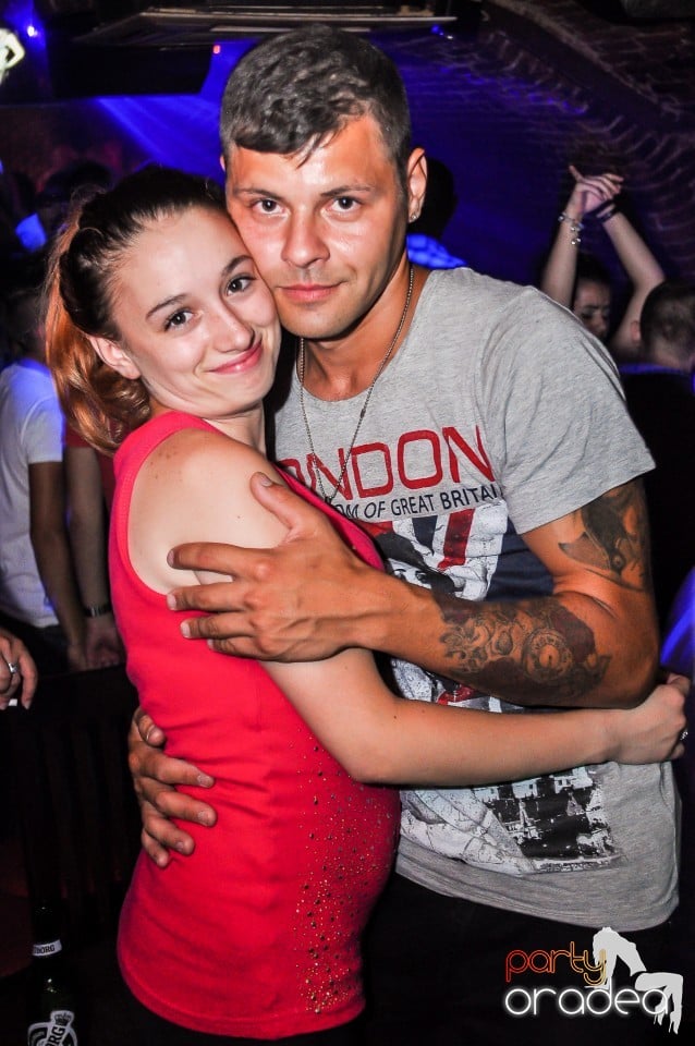 Escape - Revolution Party, 