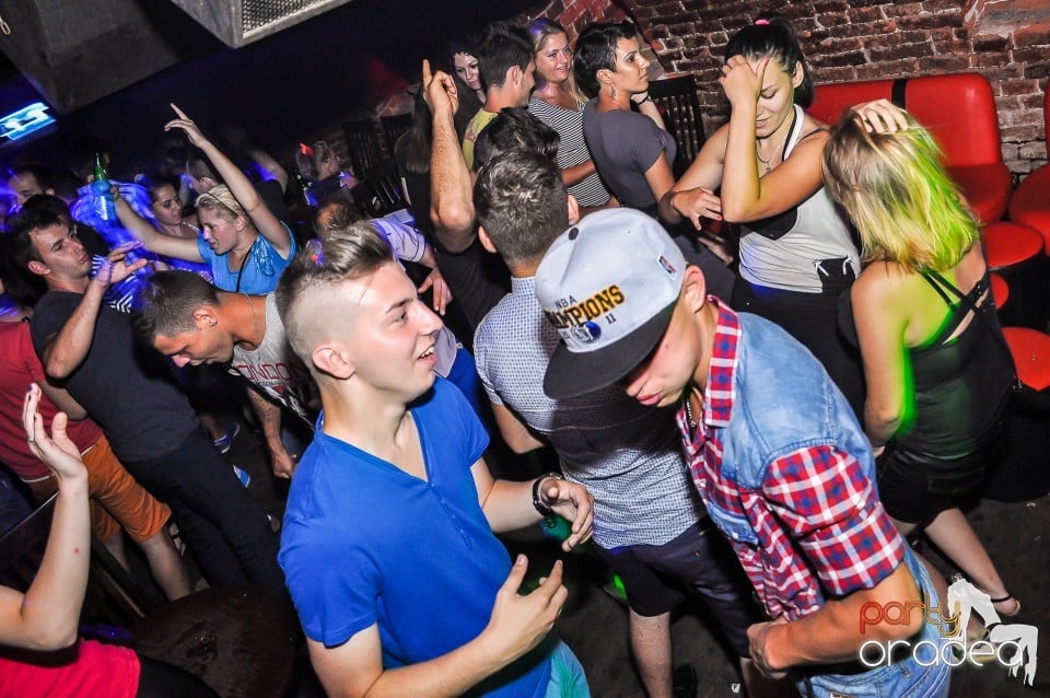 Escape - Revolution Party, 