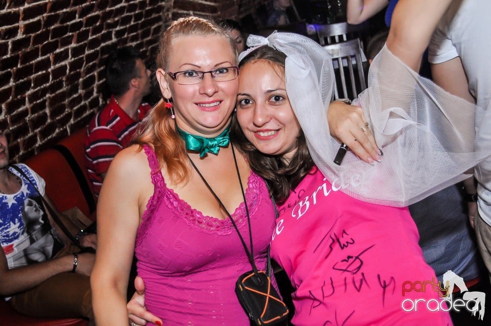 Escape - Revolution Party, 