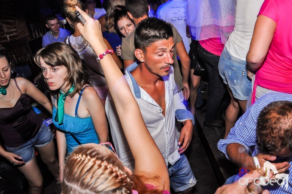 Escape - Revolution Party, 