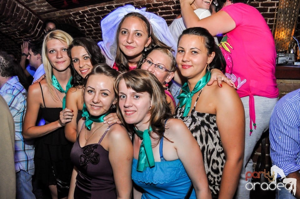 Escape - Revolution Party, 