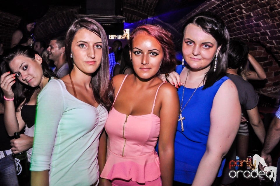 Escape - Revolution Party, 