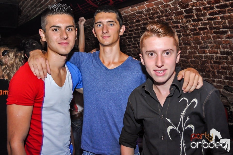 Escape - Revolution Party, 