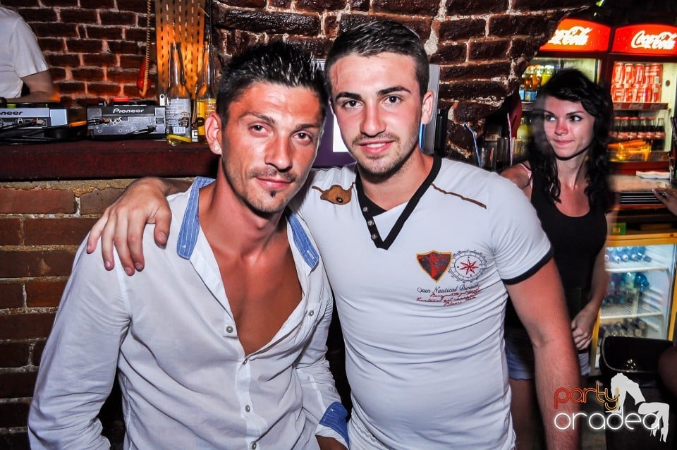 Escape - Revolution Party, 