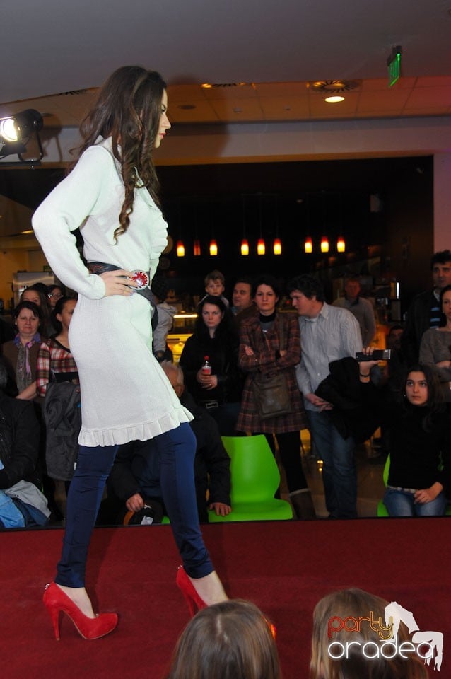 Etiquette by Dana Săvuică, Lotus Center