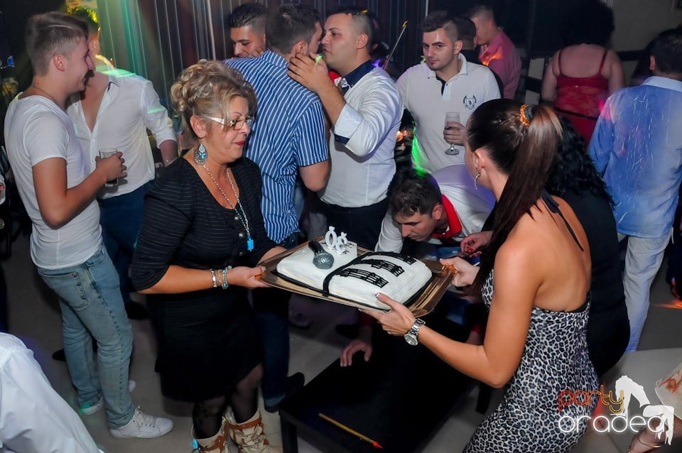 Eveniment special cu invitaţi speciali,