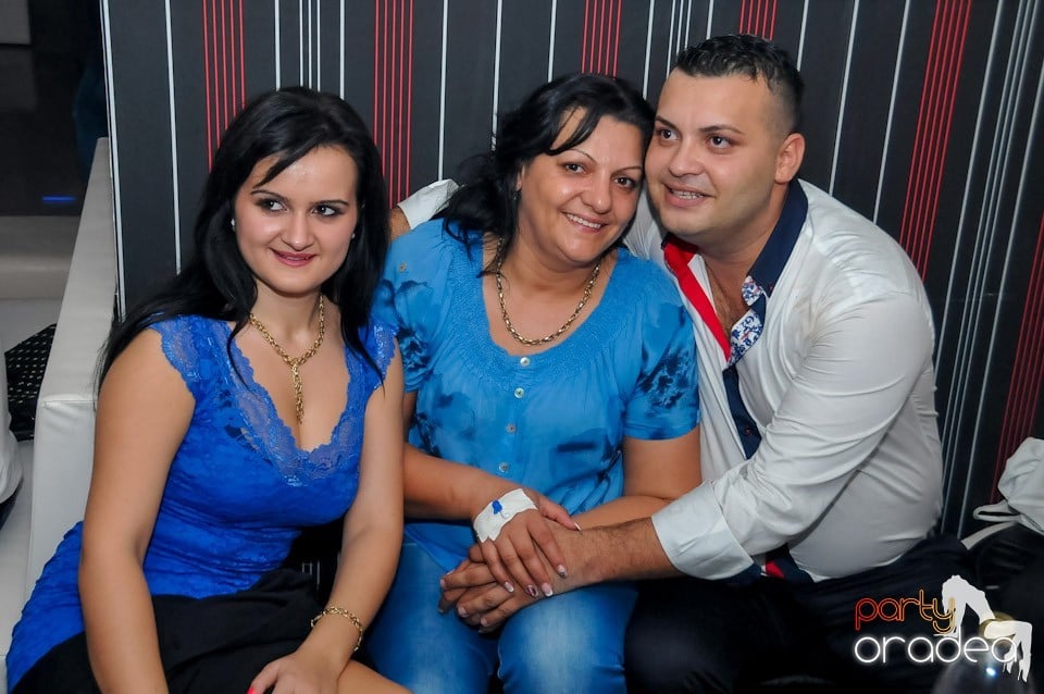 Eveniment special cu invitaţi speciali,