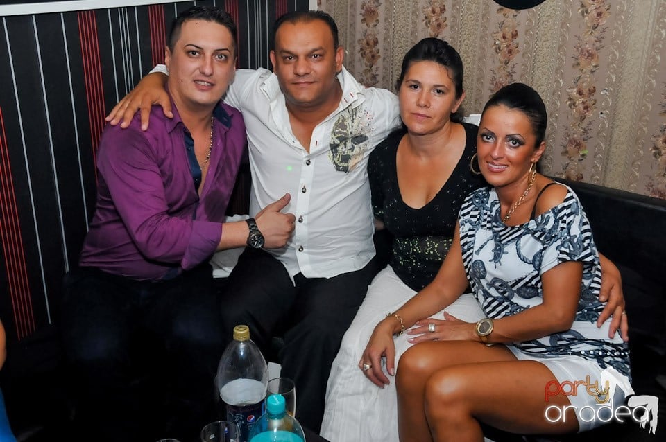 Eveniment special cu invitaţi speciali,
