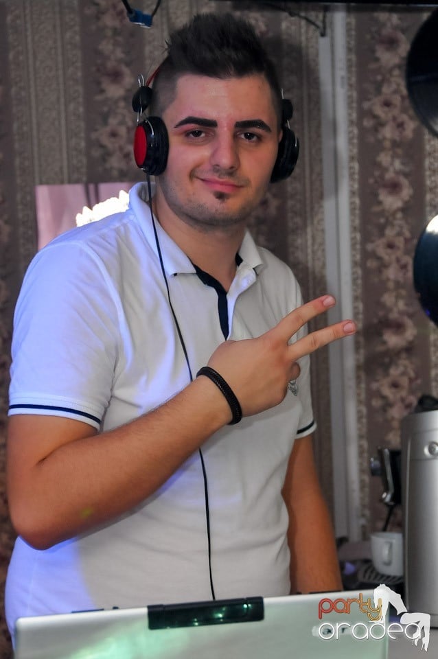 Eveniment special cu invitaţi speciali,