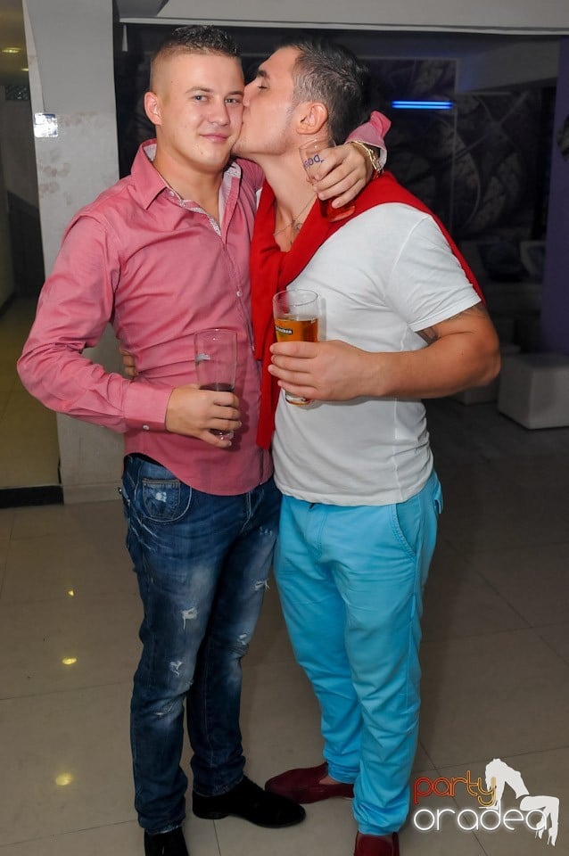 Eveniment special cu invitaţi speciali,