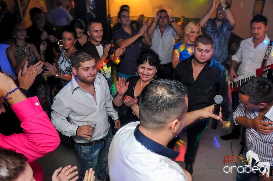 Eveniment special cu invitaţi speciali,