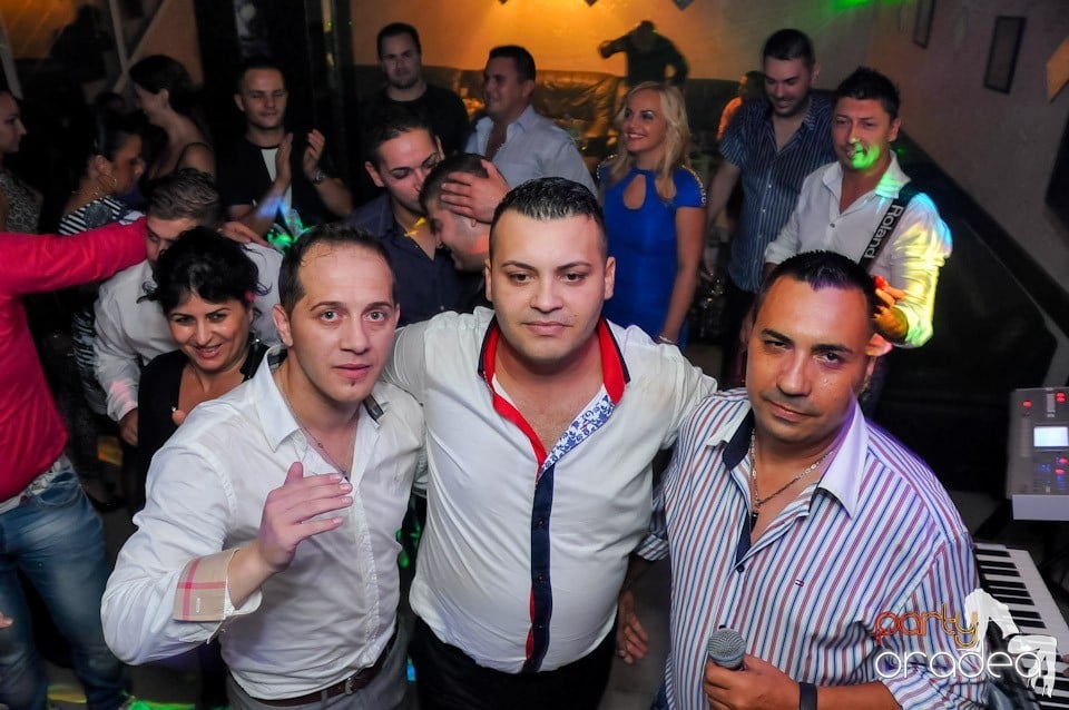 Eveniment special cu invitaţi speciali,