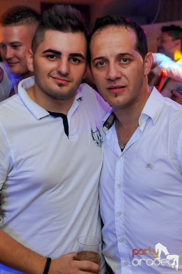 Eveniment special cu invitaţi speciali,