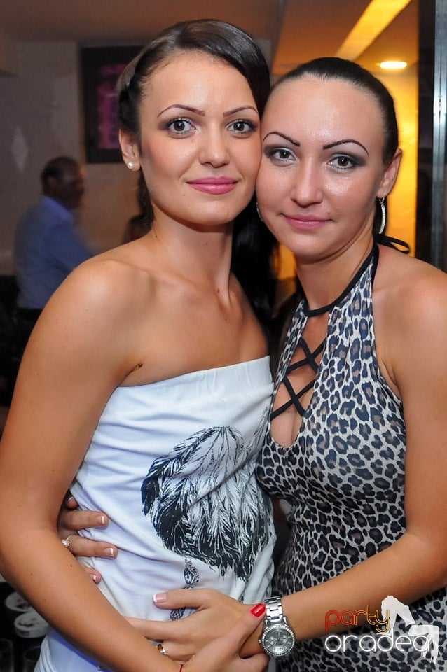 Eveniment special cu invitaţi speciali,
