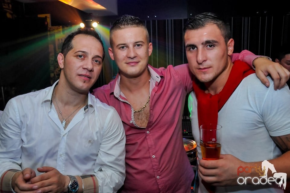 Eveniment special cu invitaţi speciali,