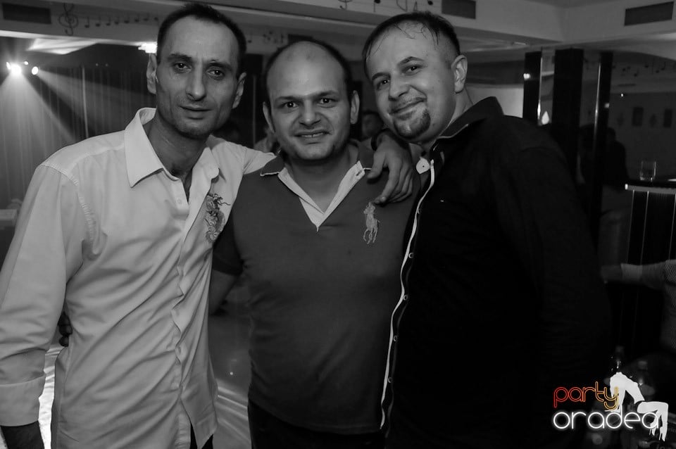 Eveniment special cu invitaţi speciali,