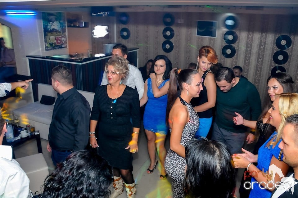 Eveniment special cu invitaţi speciali,
