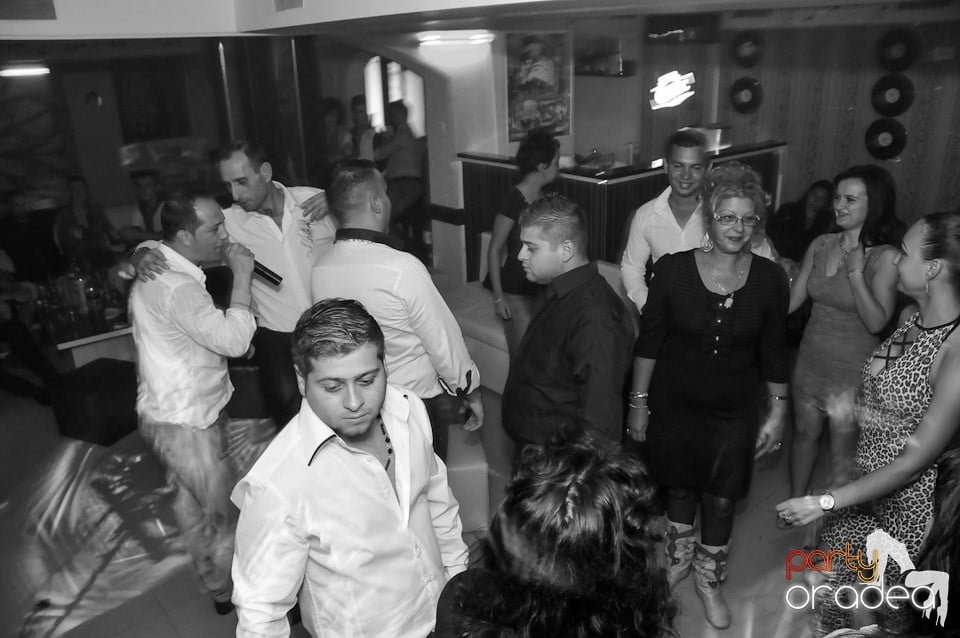 Eveniment special cu invitaţi speciali,
