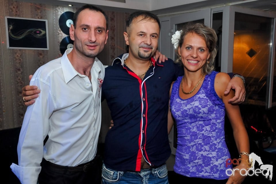 Eveniment special cu invitaţi speciali,