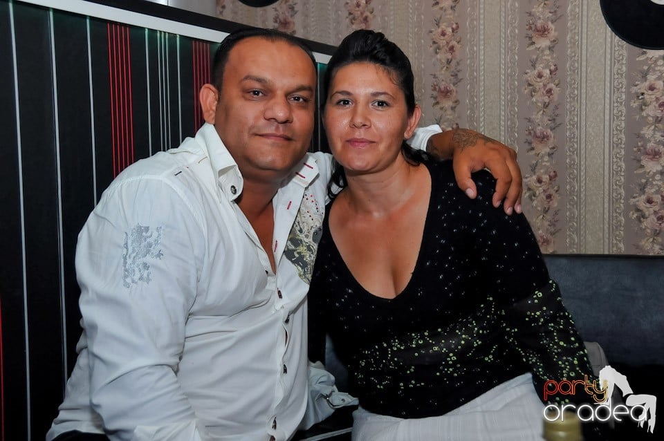 Eveniment special cu invitaţi speciali,