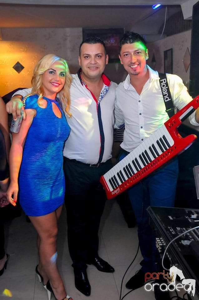 Eveniment special cu invitaţi speciali,