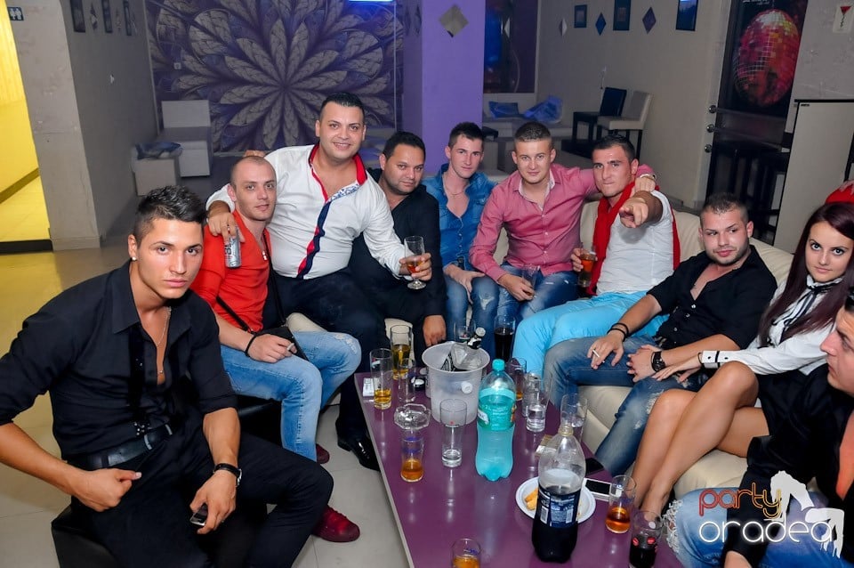 Eveniment special cu invitaţi speciali,