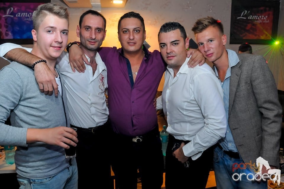 Eveniment special cu invitaţi speciali,