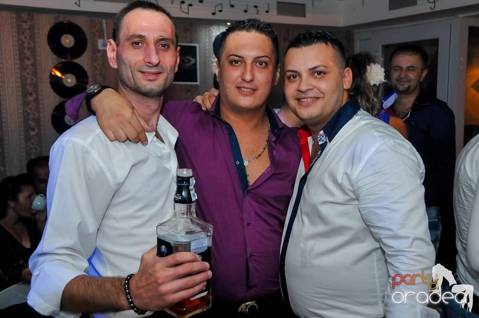 Eveniment special cu invitaţi speciali,