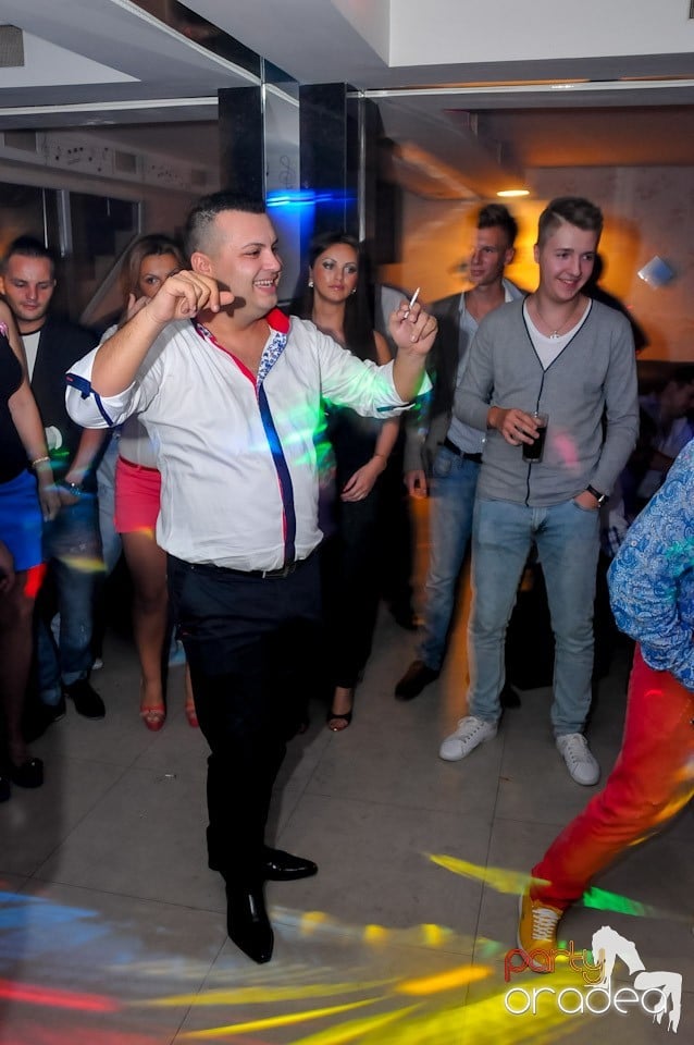 Eveniment special cu invitaţi speciali,