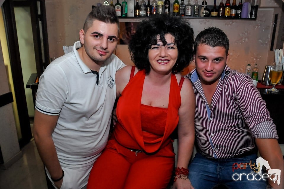 Eveniment special cu invitaţi speciali,