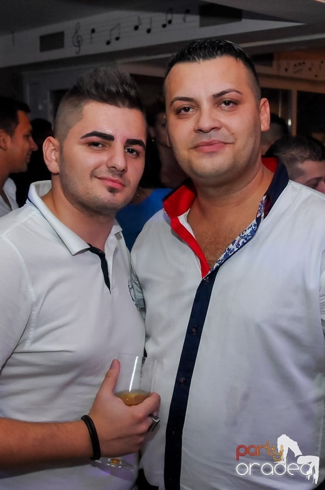 Eveniment special cu invitaţi speciali,