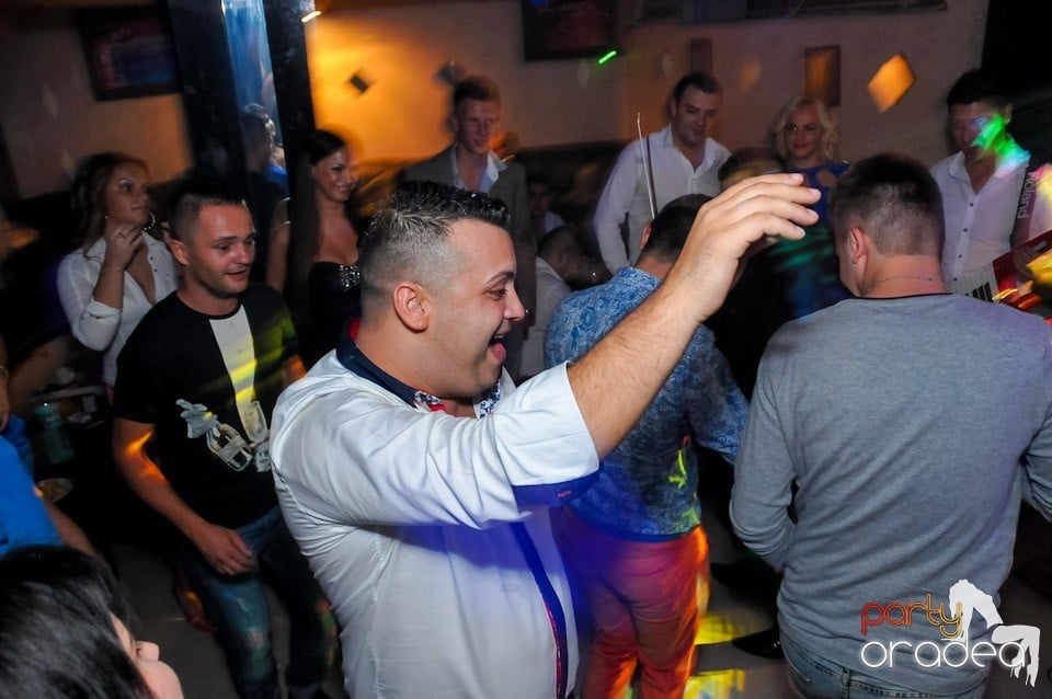 Eveniment special cu invitaţi speciali,