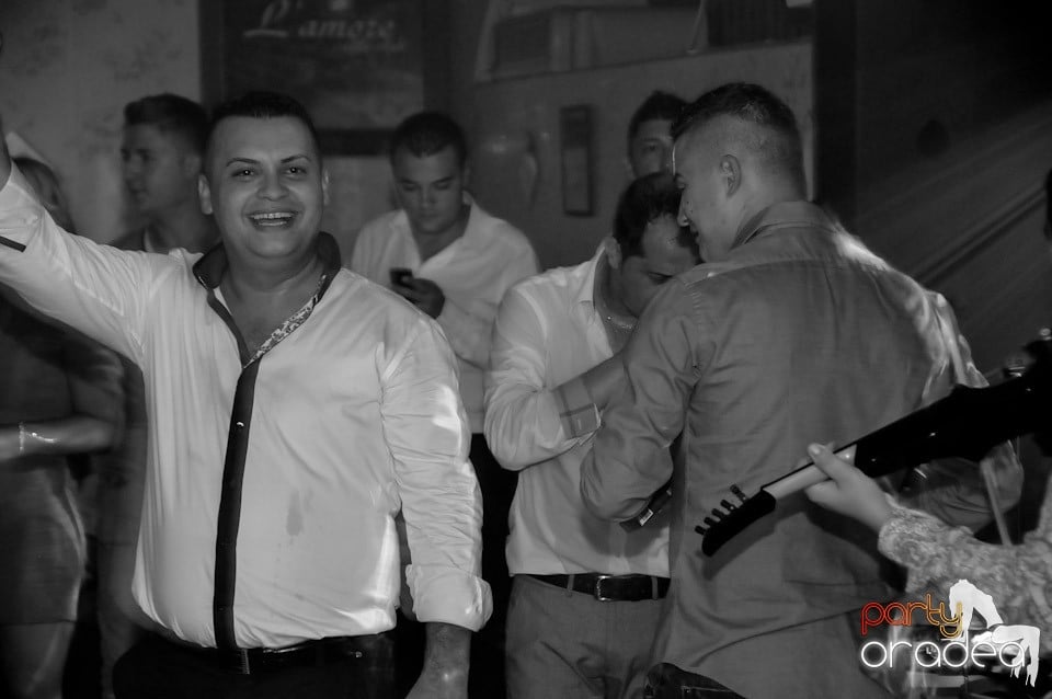 Eveniment special cu invitaţi speciali,