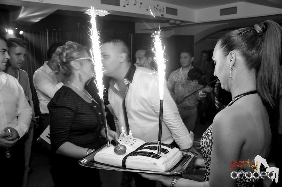 Eveniment special cu invitaţi speciali,