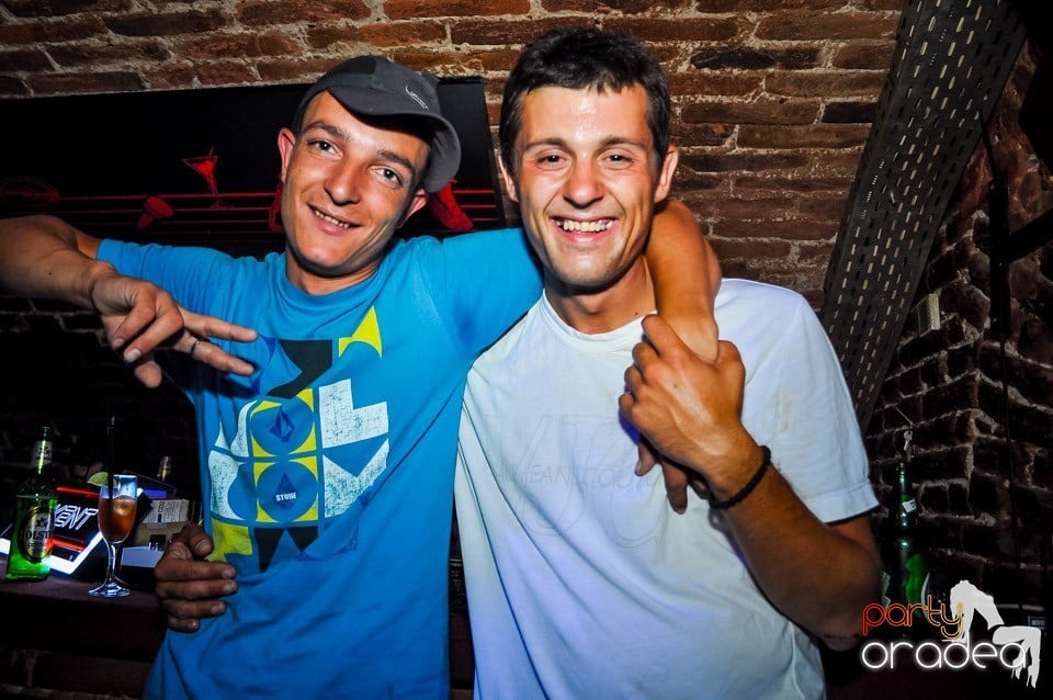 Everybody dance now!, 