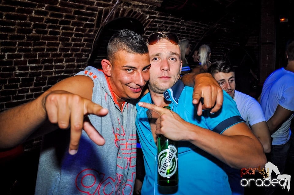 Everybody dance now!, 