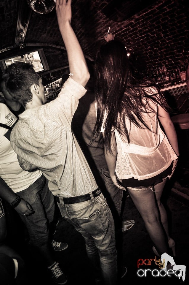 Everybody dance now!, 