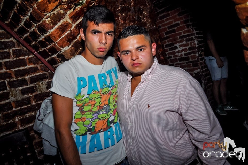 Everybody dance now!, 