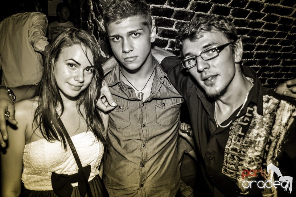 Everybody dance now!, 