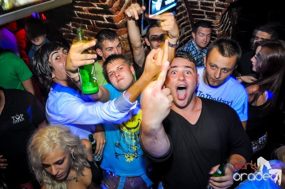 Everybody dance now!, 