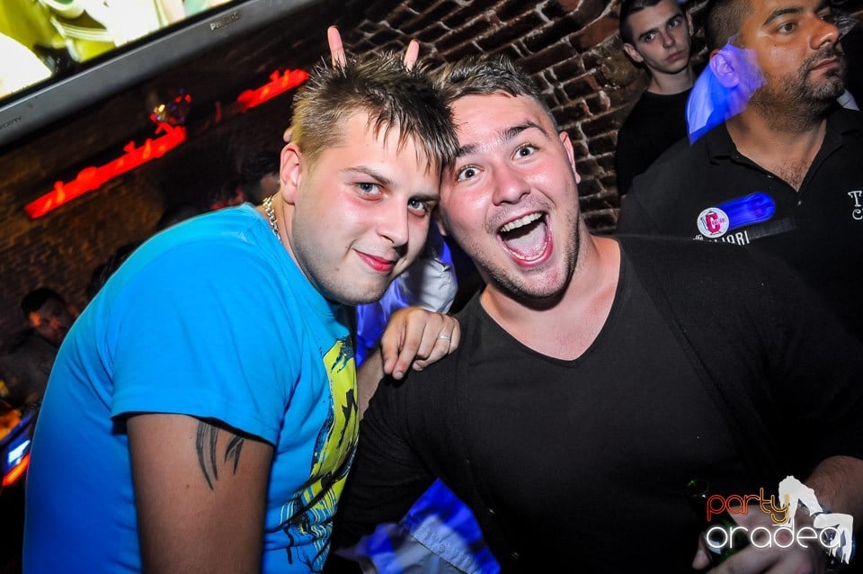 Everybody dance now!, 