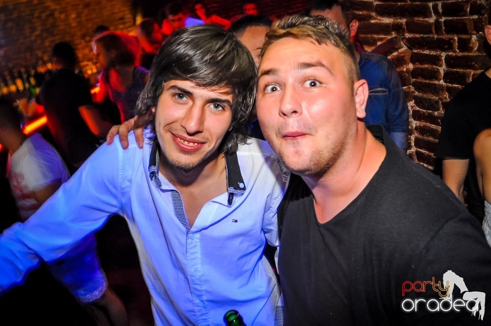 Everybody dance now!, 