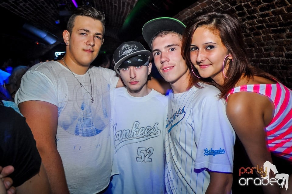 Everybody dance now!, 