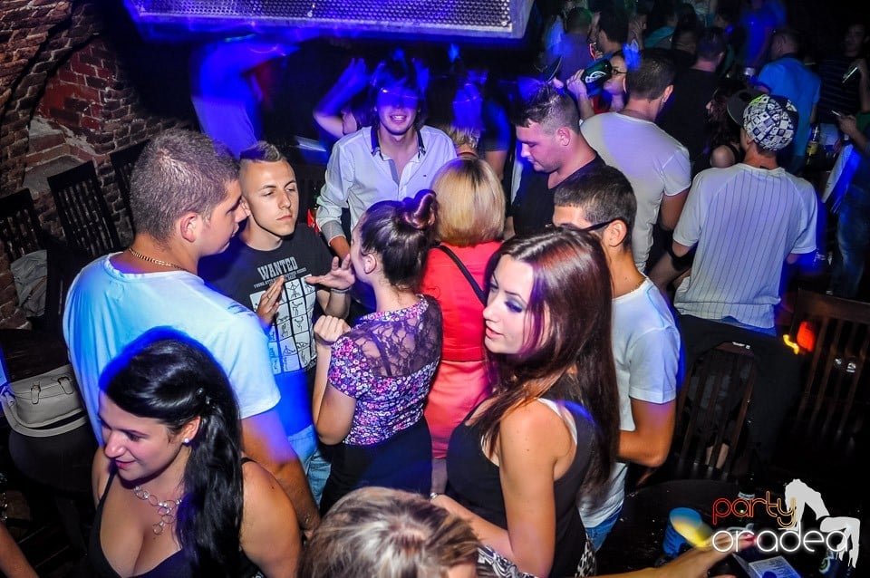 Everybody dance now!, 