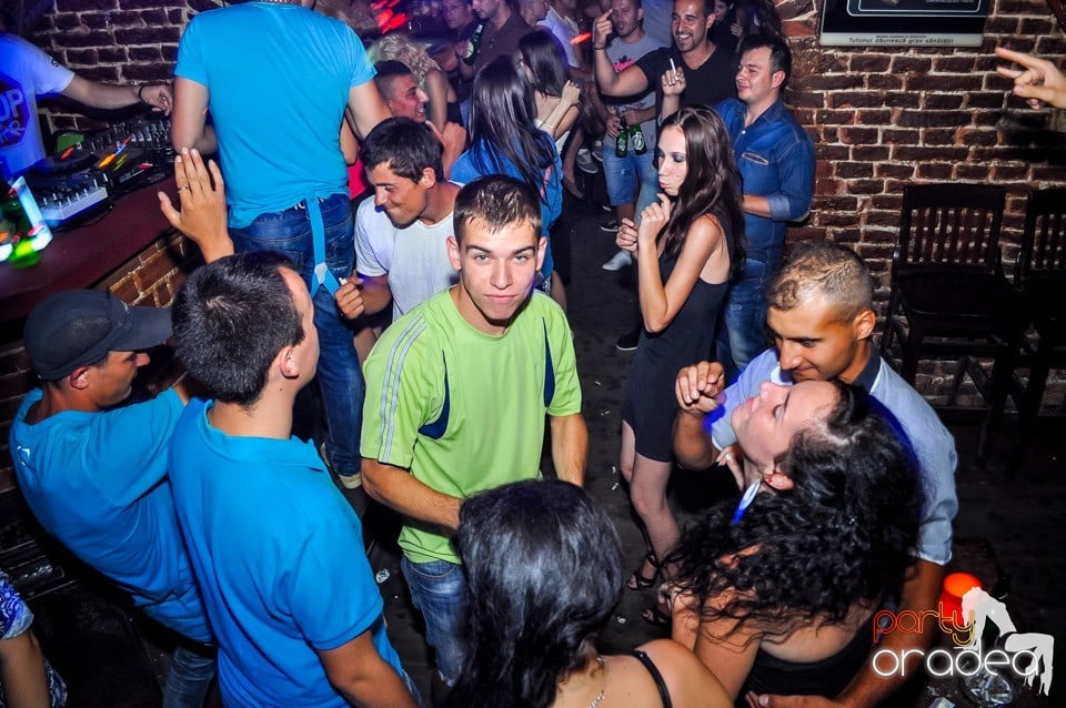 Everybody dance now!, 