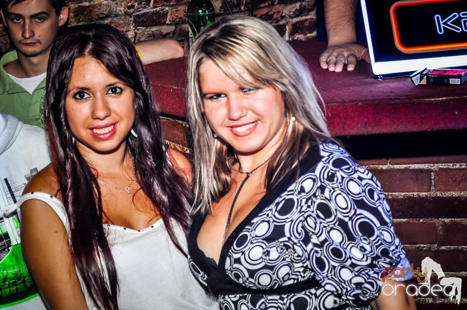 Everybody dance now!, 