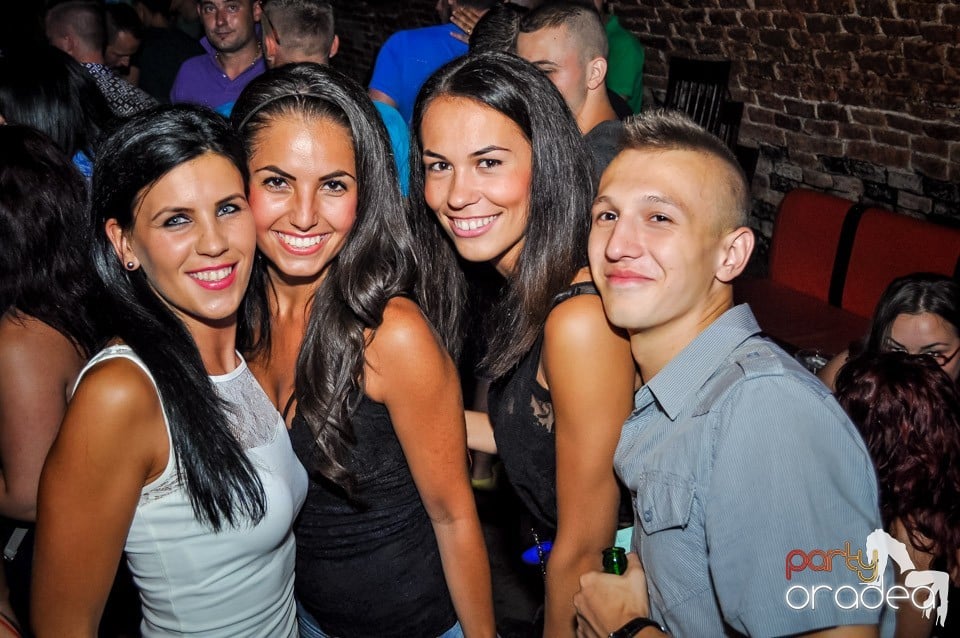 Everybody dance now!, 