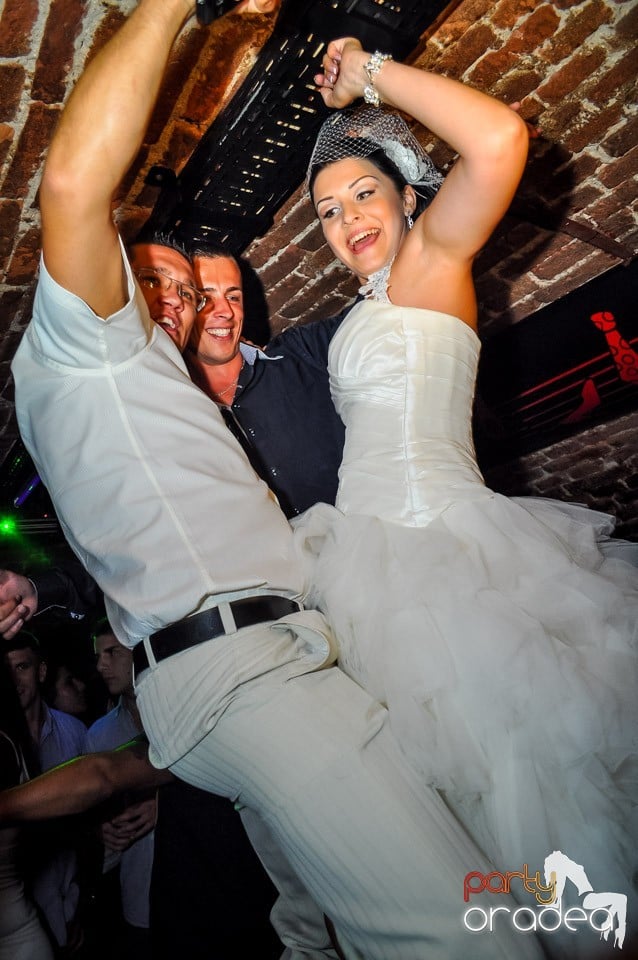 Everybody dance now!, 